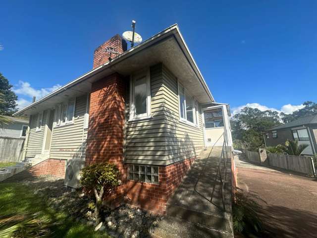 8 Celsmere Lane Te Atatu Peninsula_1