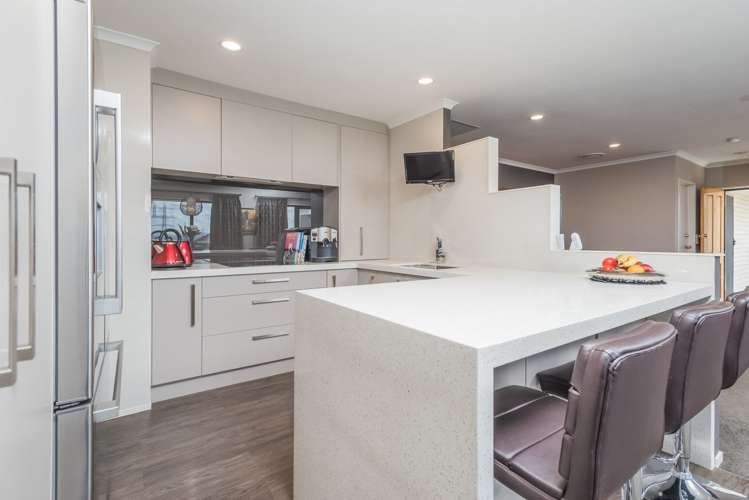 14 Libnai Avenue Clover Park_12