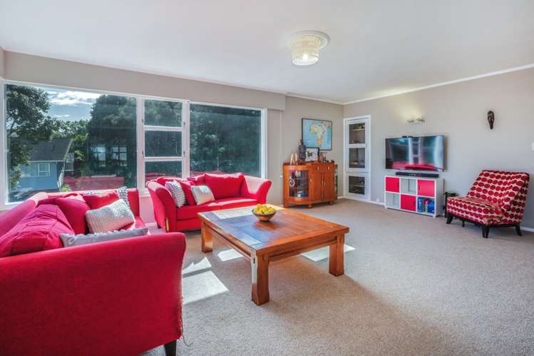 9 Brora Crescent Papakowhai_3