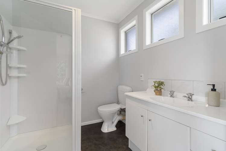 23 Miltonia Avenue Te Atatu South_14