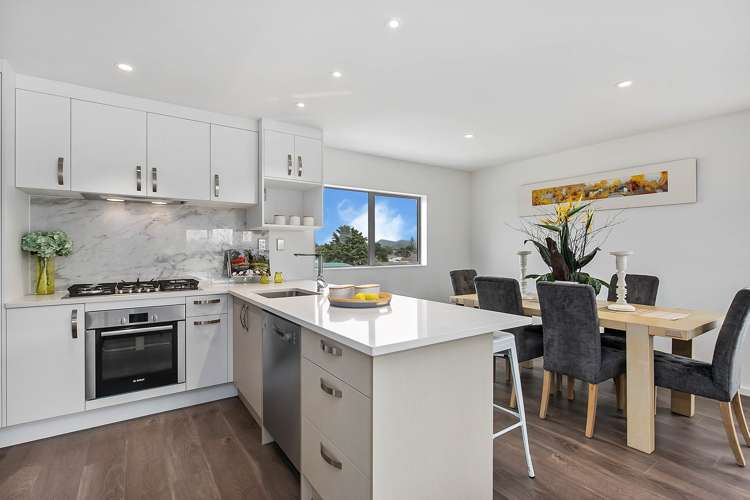 71 Bordeaux Parade Te Atatu South_6