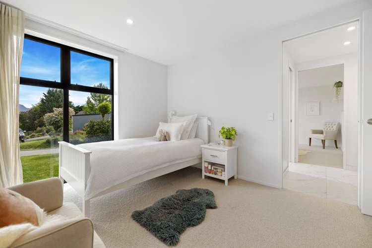 7 Eastwood Lane Lower Shotover_18