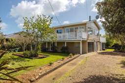 Easy access to Oneroa village and beaches