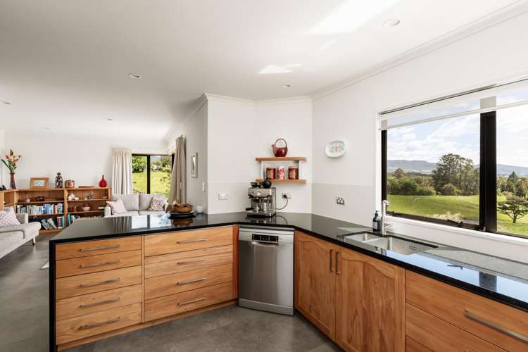 42 Walker Road West Aongatete_9