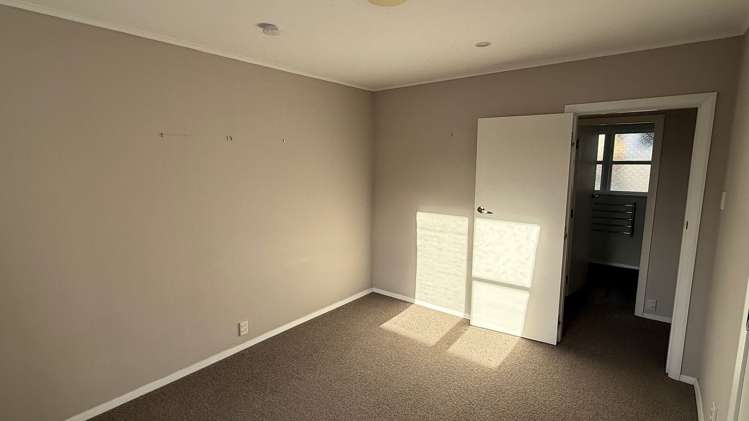 60 Chester Road Tawa_11