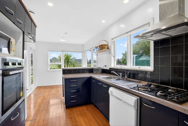 61 Boord Crescent Kumeu_10