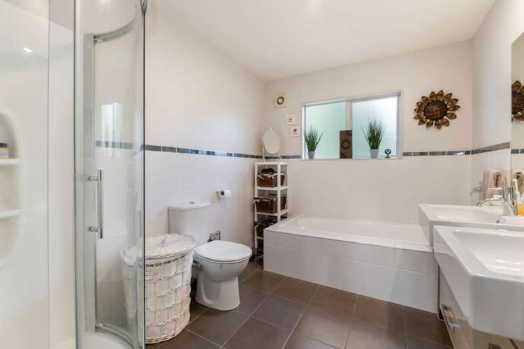 70 Saddleback Rise Murrays Bay_10