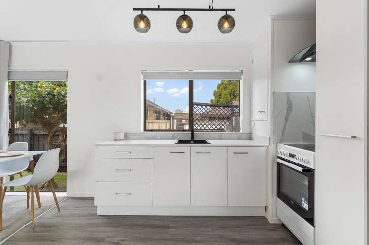 2/36 Trentham Road_3
