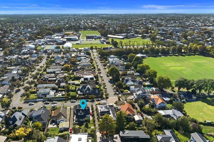 111 St Andrews Square Strowan_30