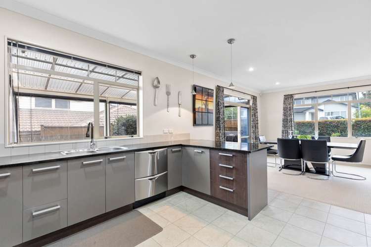 27 Amaretto Avenue Flat Bush_22