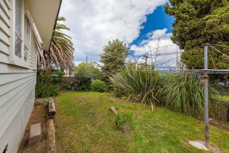 64 Christmas Road Manurewa_2