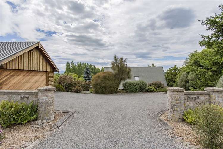 1698 Cust Road Cust_16