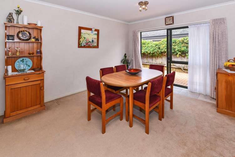 6 Aberdeen Crescent Wattle Downs_14