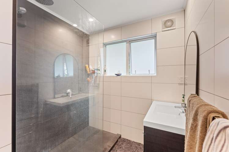 16 Karaka Street Otaki Beach_17