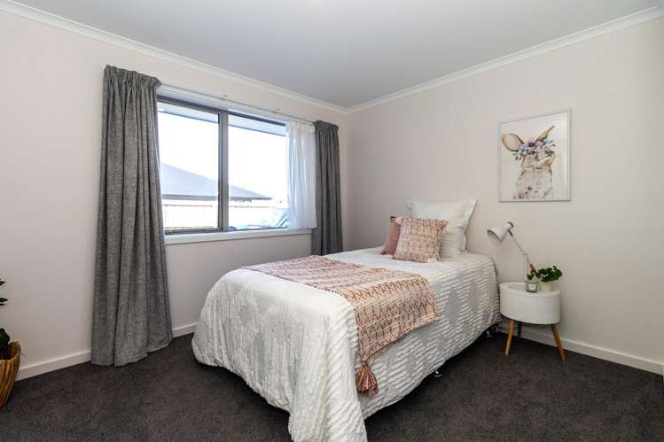 4 Redhaven Rise Netherby_17