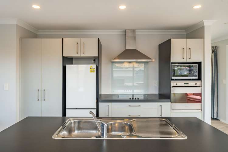 103 Te Puia Drive Aotea_3