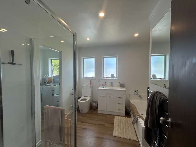2/4 Gaylands Place Opaheke_4
