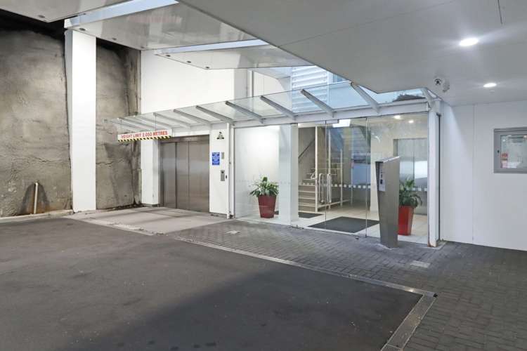 10/370 Oriental Parade 1322_10