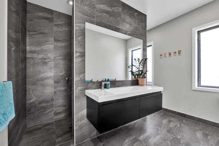 17 Honeyfield Drive Whalers Gate_17