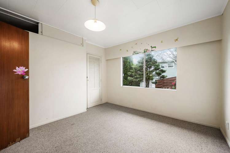 15 Padnell Crescent Paparangi_7