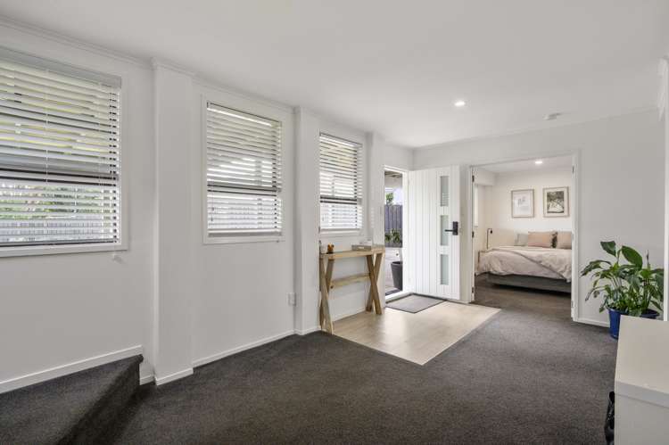 8 Leaming Place Clarks Beach_10