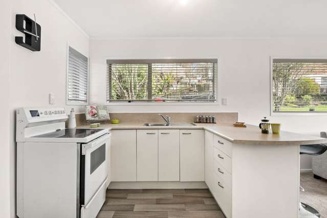 2/10 Sandiacre Way Browns Bay_4