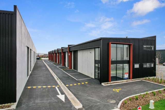 INDUSTRIAL UNITS IN BURBUSH, HAMILTON