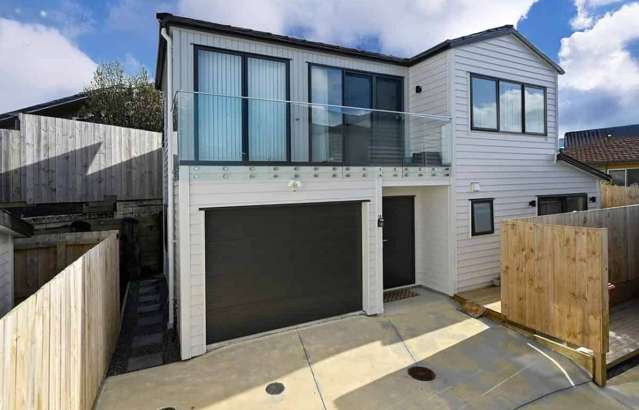 Spacious Family Home in Sought-After Browns Bay