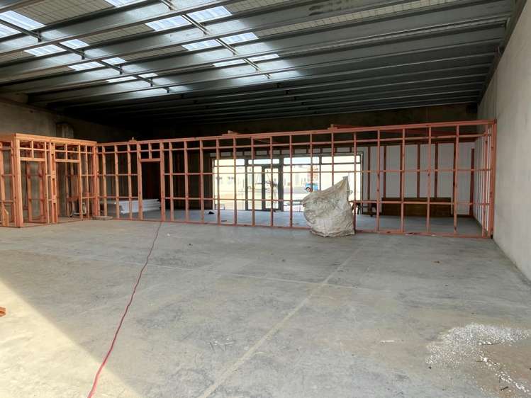 6/8 Lake Bryndwr Lane Burnside_2