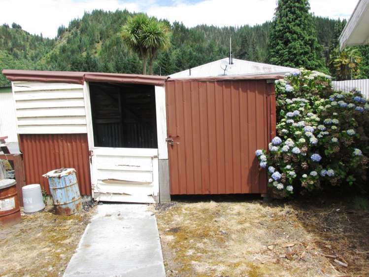 1 Ross Street Reefton_15