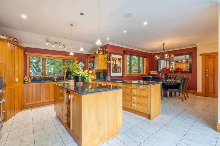 385 Queens Drive Windsor_5