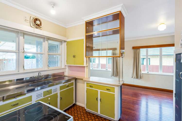 89 Parker Avenue Levin_5