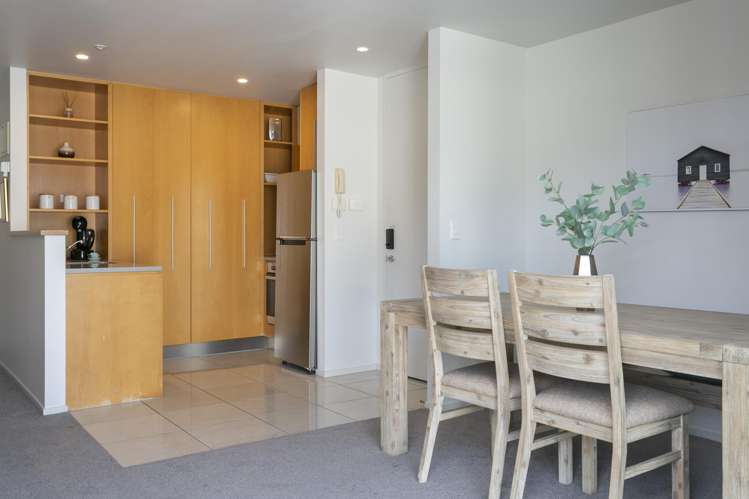7/2 Lowell Place Waipahihi_21