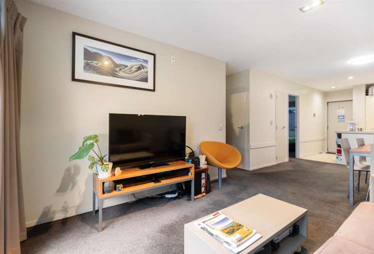 8/13 Plantation Road Wanaka_2