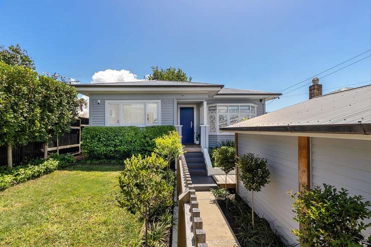 Tim and Arthur winners of The Block NZ 2021 in front of their Huia Street, Point Chev townhouse