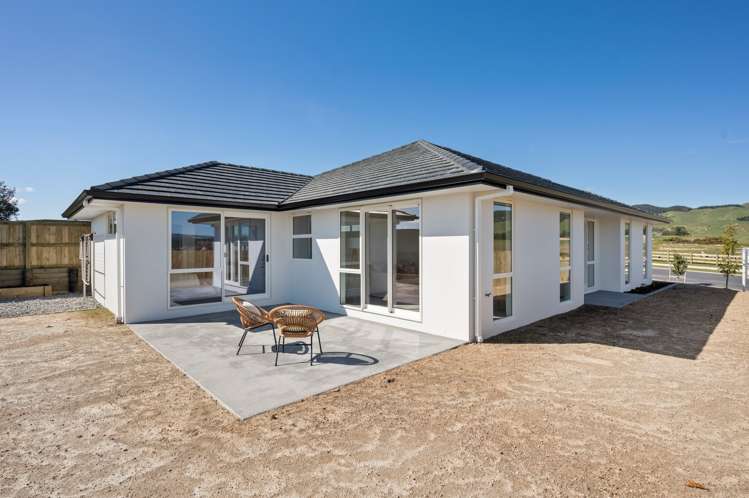 16 Kohekohe Drive Owhata_12