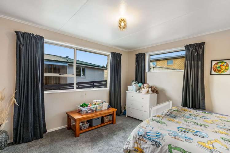 2 Dale Crescent Gore Surrounds_19