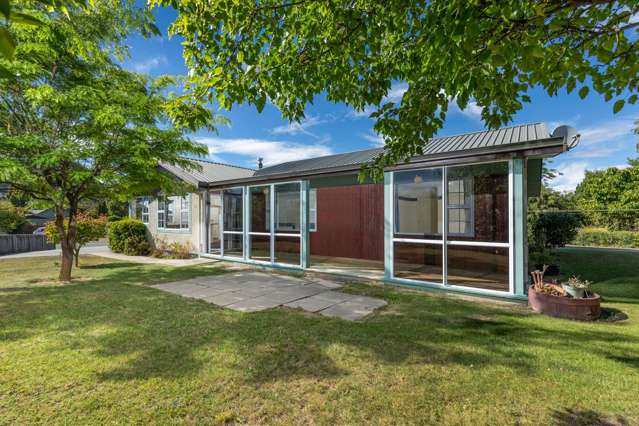 Peaceful location close to town