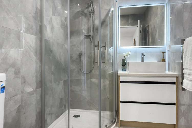 79A-79B Station Road Papatoetoe_11