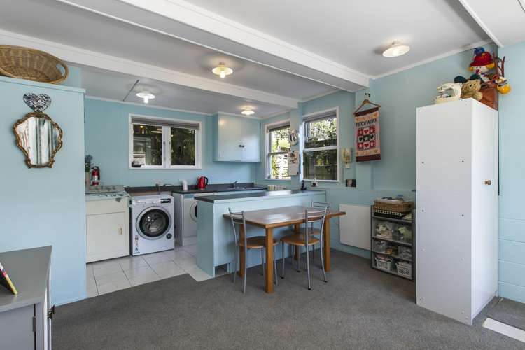 32 Dolbear Street Titirangi_13