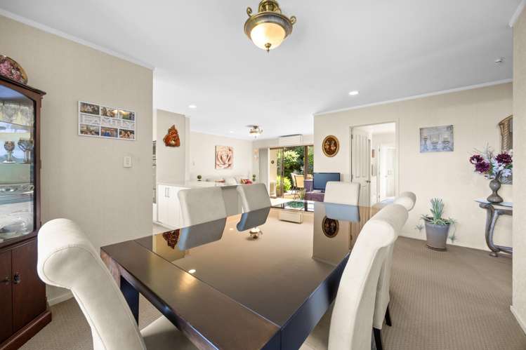 12 St Simon Place Botany Downs_15