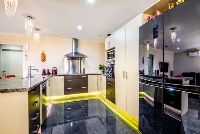 23 Tongariro Drive Aotea_3