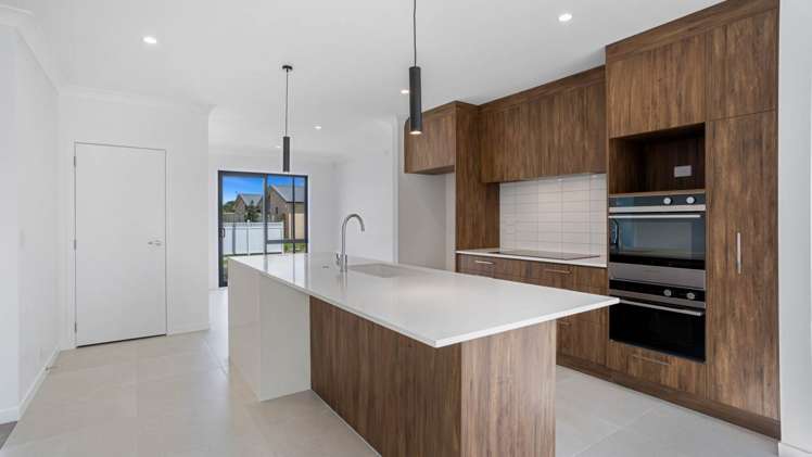 15b Marine Garden Crescent Beachlands_1