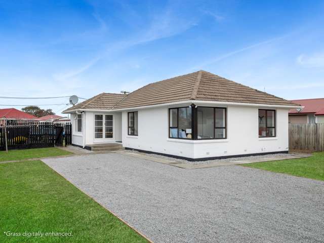 Renovated 3-Bed on Massive Section - Ideal Starter