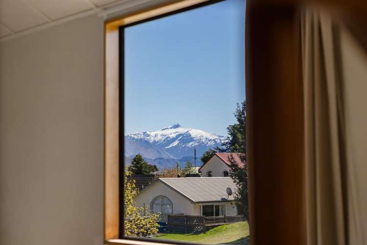 16A Mount Iron Drive Wanaka_11
