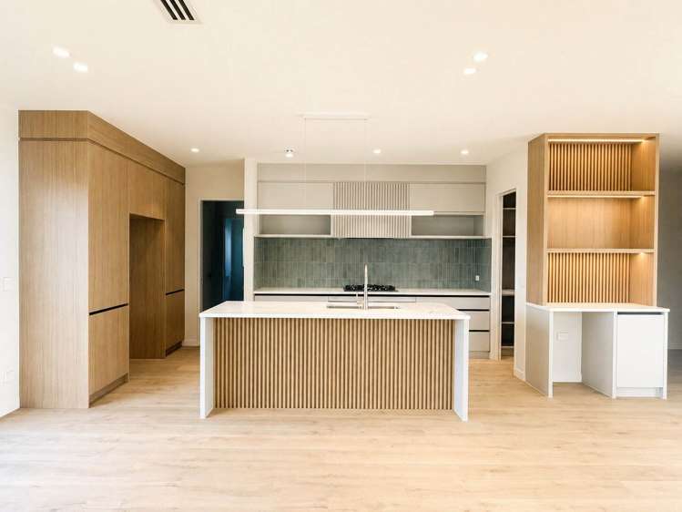 77 Parish Drive_2