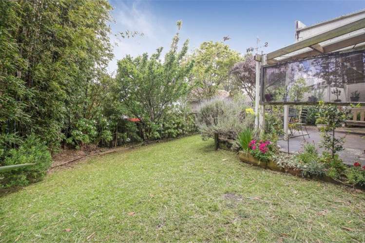 2/93 Woodglen Road Glen Eden_13