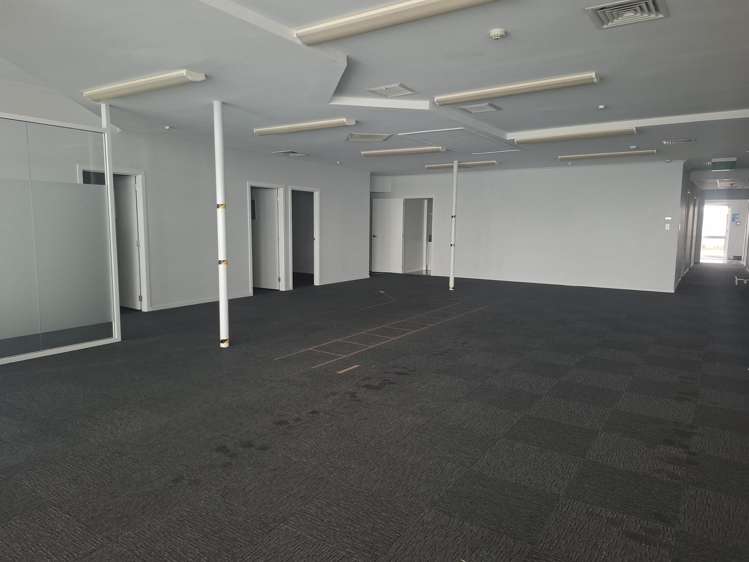 Shop 2/52 Lincoln Road Henderson_2