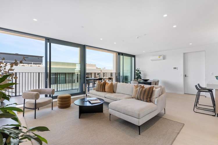81 Carlton Gore Road_0