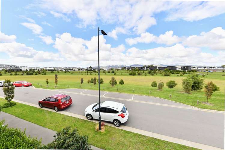 26 Tippet Crescent Wigram_13